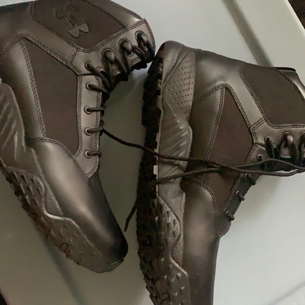 Men’s UnderArmour boots
